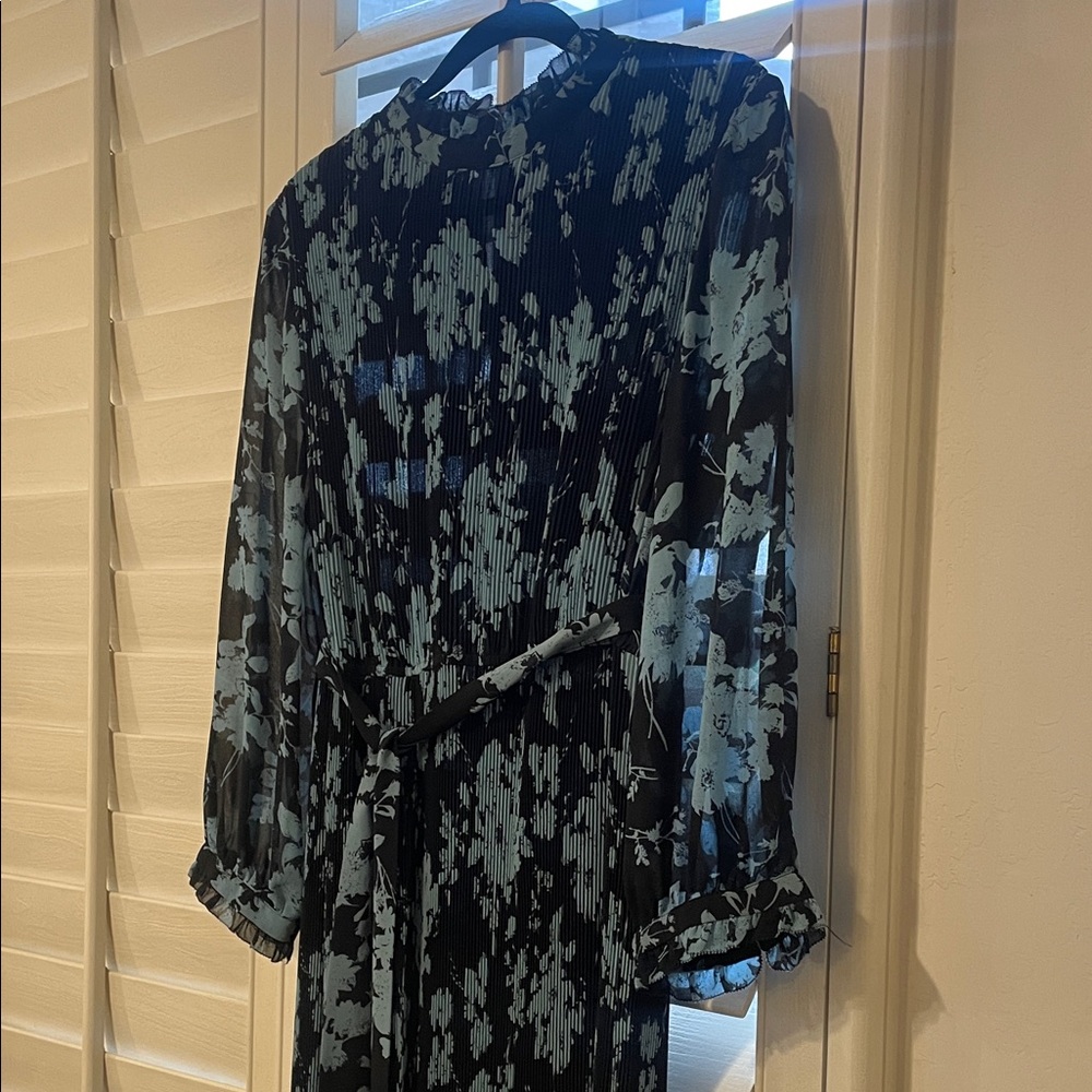 Zara Black and Blue Floral Long Sleeve Dress - Picture 5 of 11